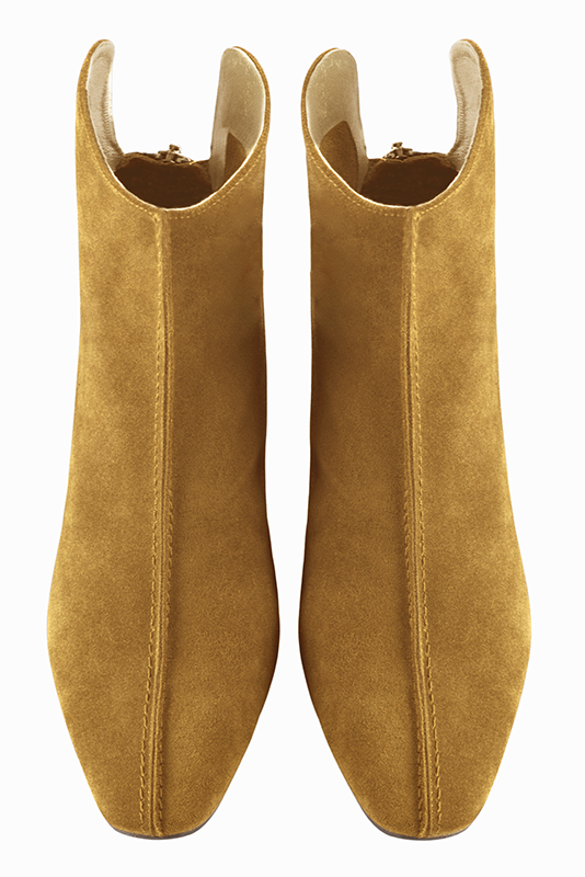 Mustard yellow women's ankle boots with a zip at the back. Square toe. Medium block heels. Top view - Florence KOOIJMAN